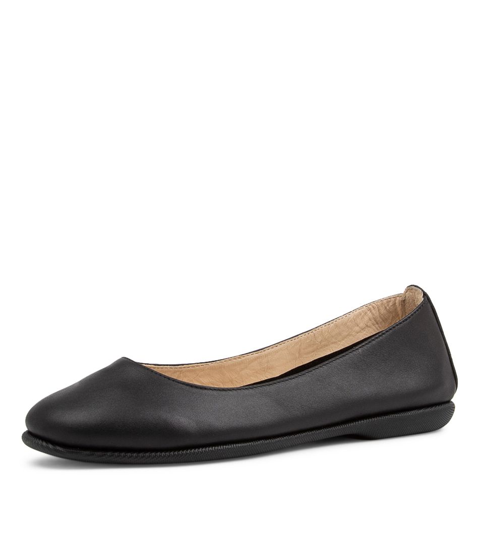 Sarata Black Leather Ballet Flats