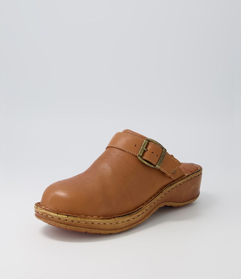 Namsey Dark Tan Leather Clogs
