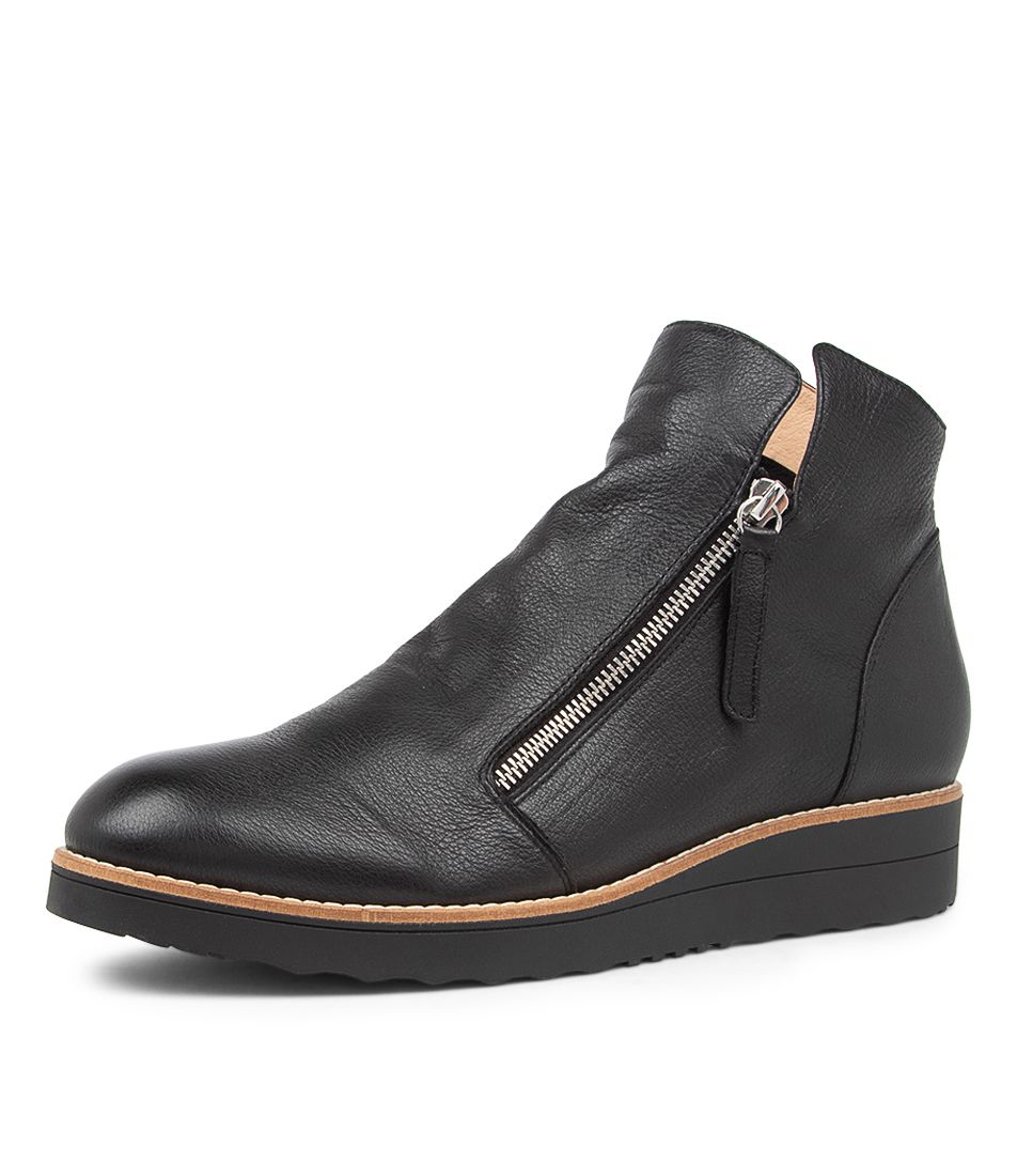 OHMY BLACK LEATHER ANKLE BOOTS LARGE