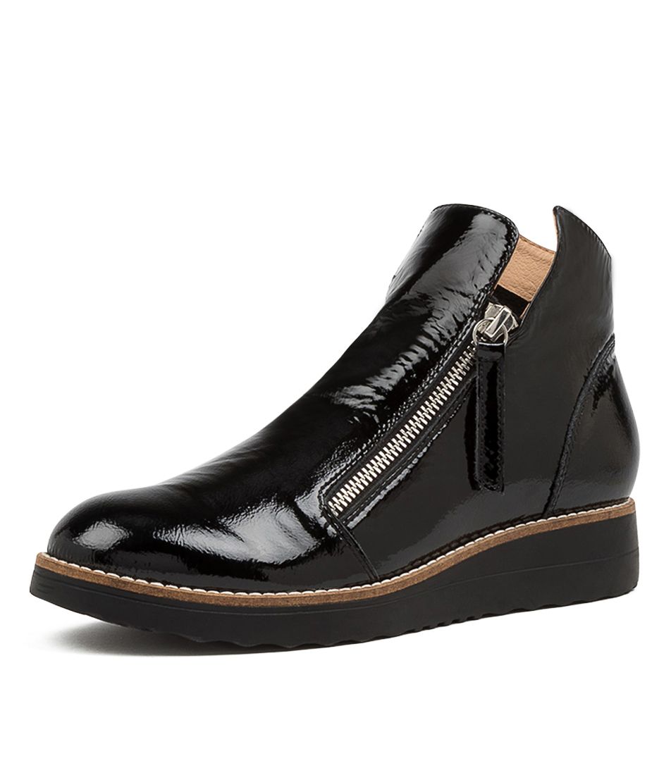 OHMY BLACK PATENT LEATHER BOOTS BLACK SOLE