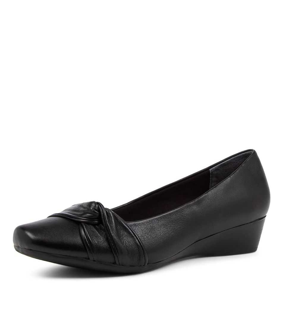 Remento Black Leather Heels