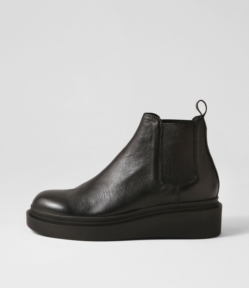 Zoopy Black Leather Elastic Chelsea Boots