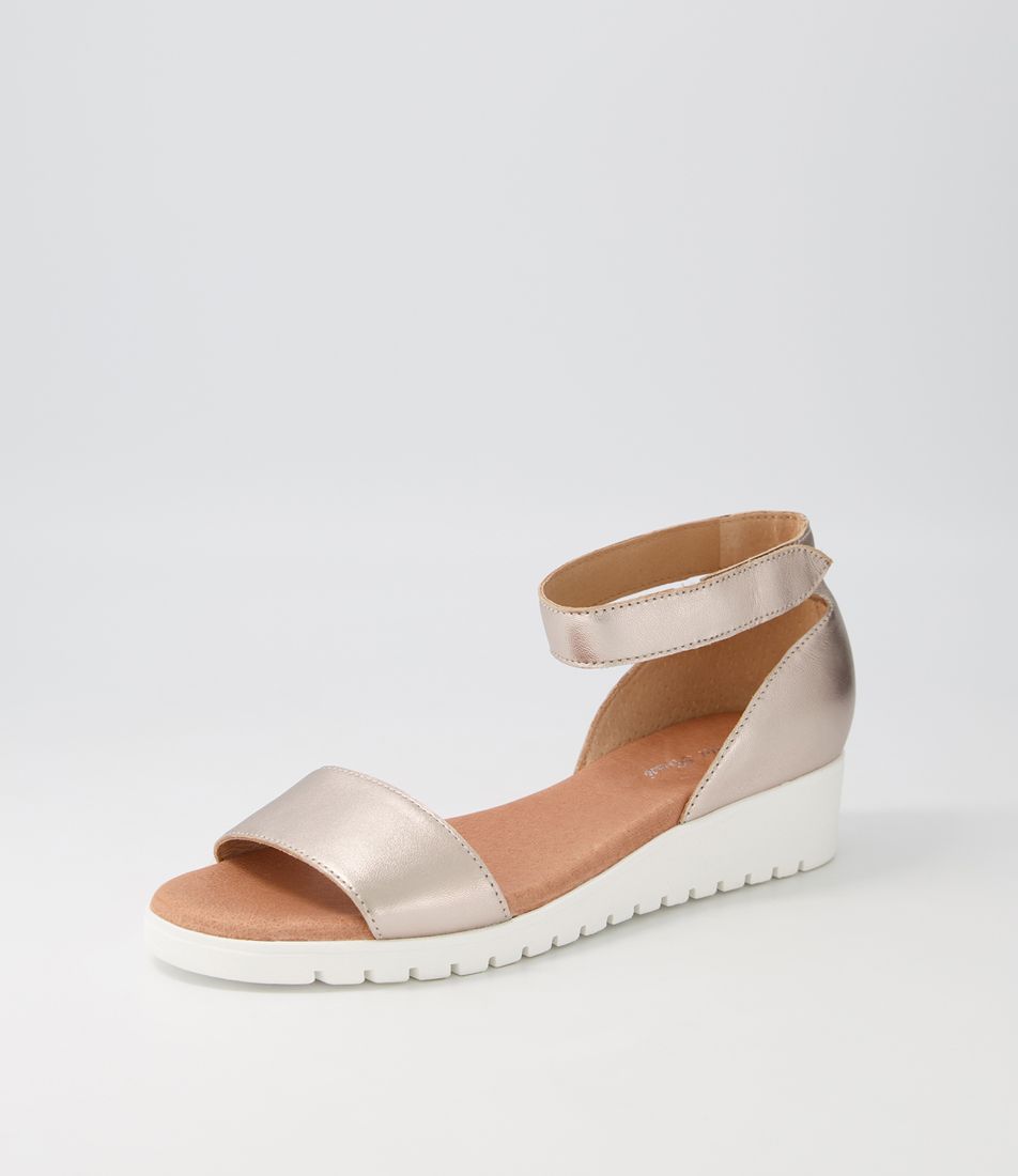 Fans Champagne White Leather Sandals