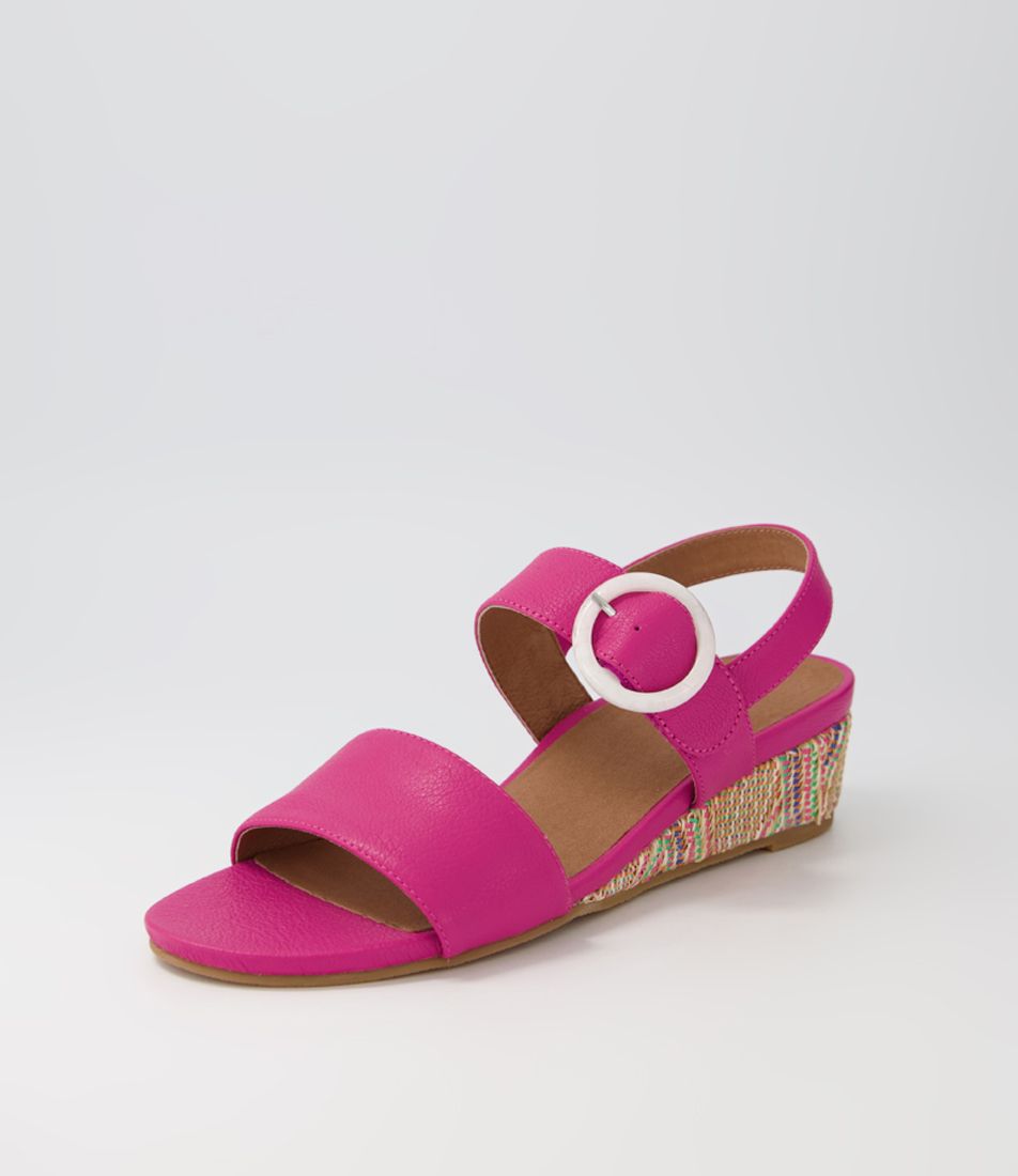 Grow Fuchsia Leather Syn Raffia Sandals