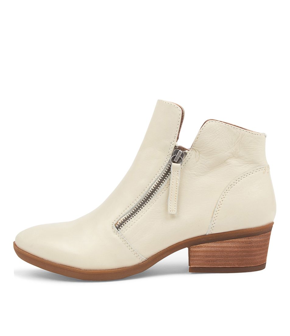 Zalen Winter White Leather Ankle Boots