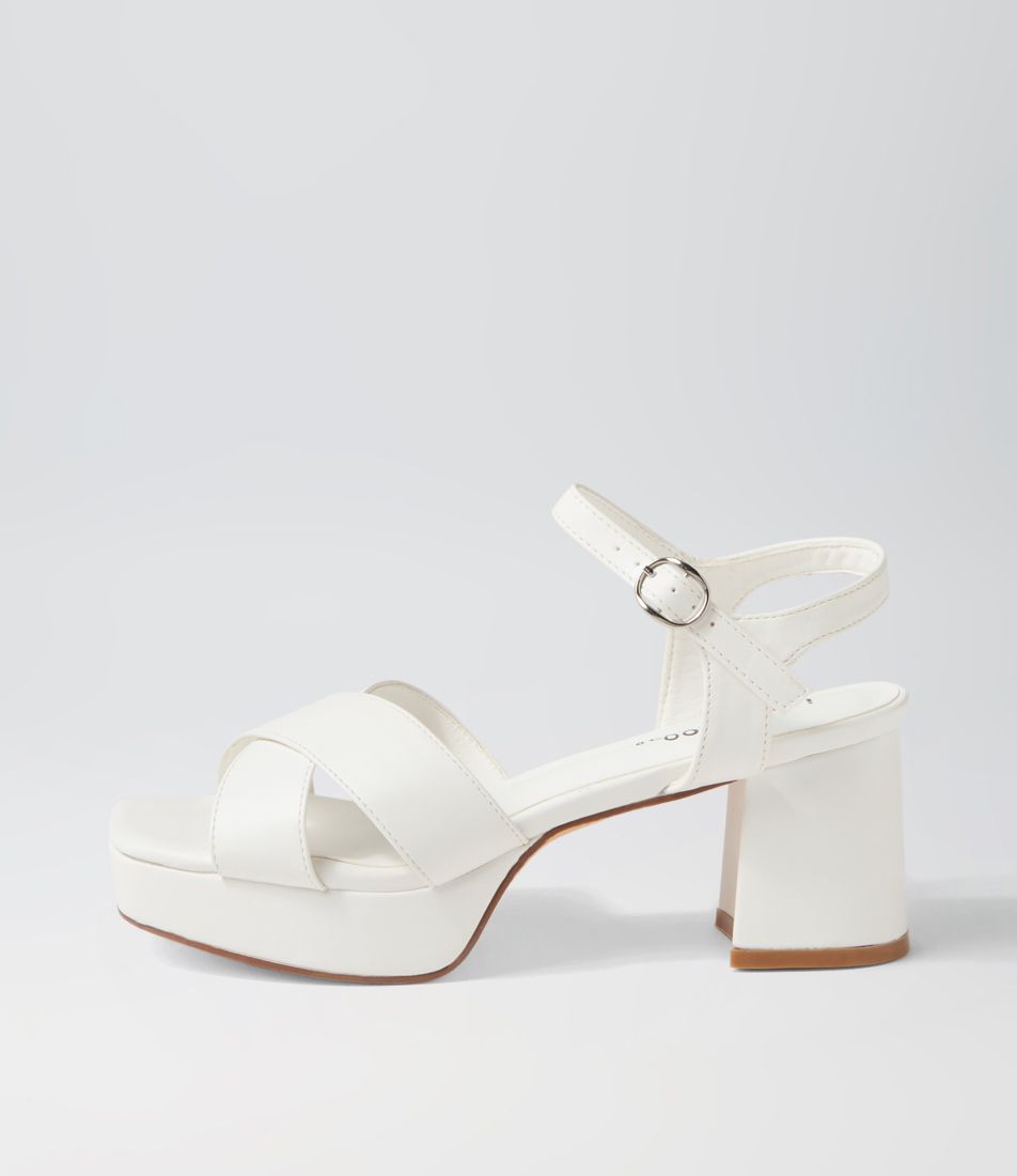 Deakkin White Sandals
