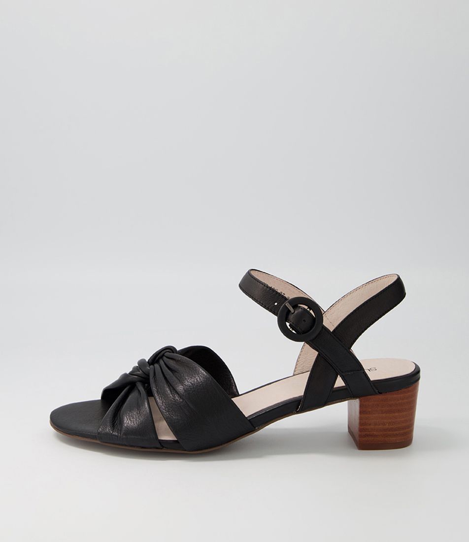 Change Black Leather Sandals