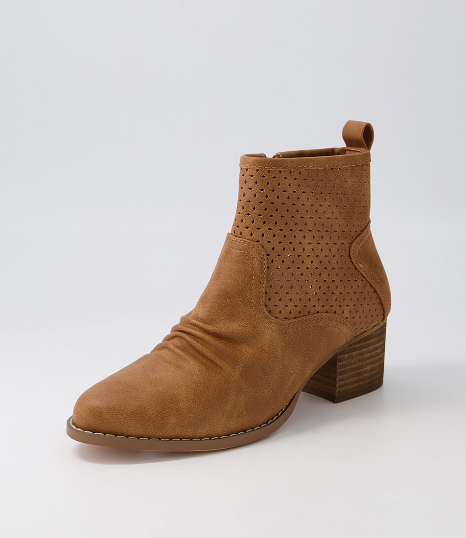 Lahara Tan Ankle Boots