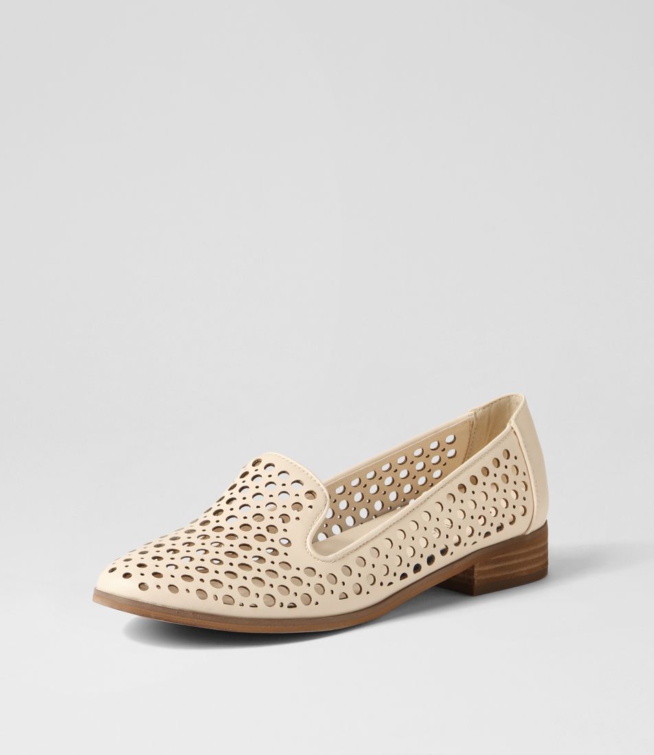 Qin Vanilla Flat Shoes