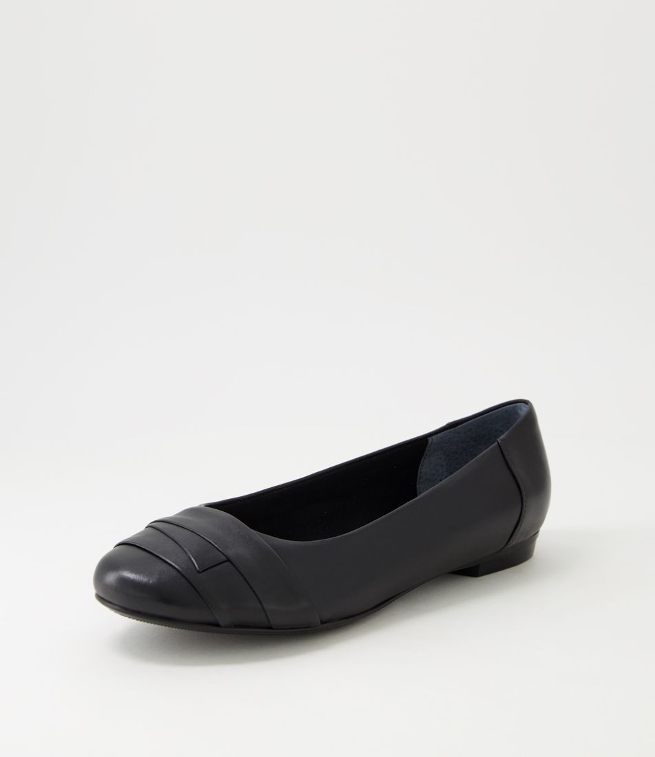 Claudea Black Leather Ballet Flats