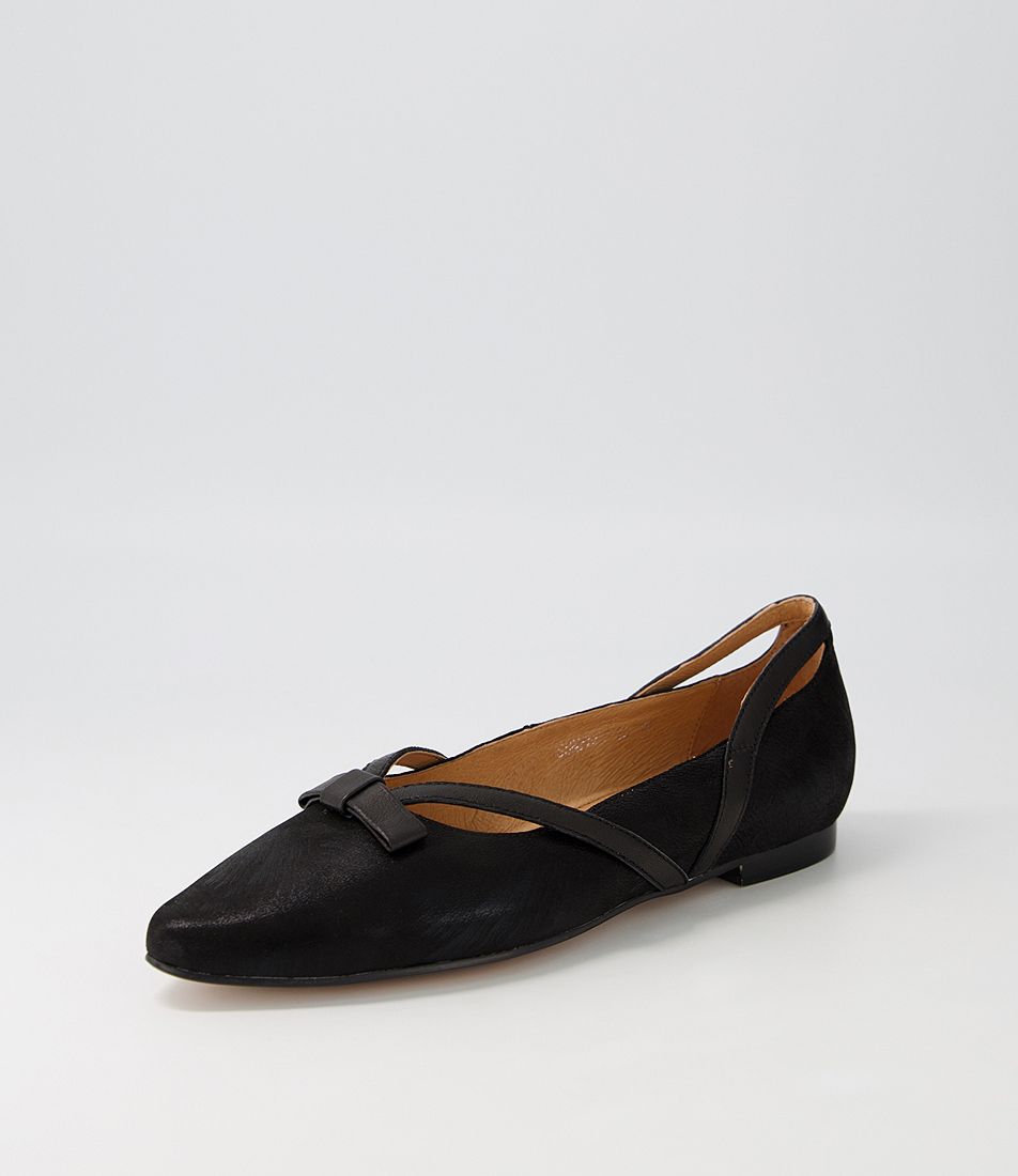 Sunzest Black Scratch Leather Flat Shoes