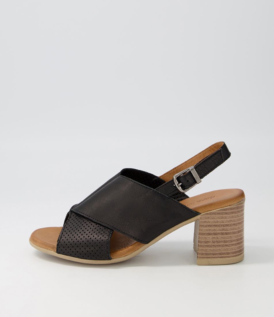 Warnia Black Leather Sandals