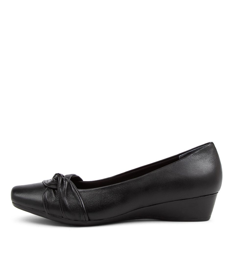 Remento Black Leather Heels