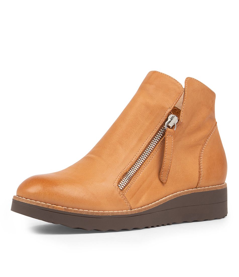 Ohmy Dark Tan Leather Wedge Boots CS