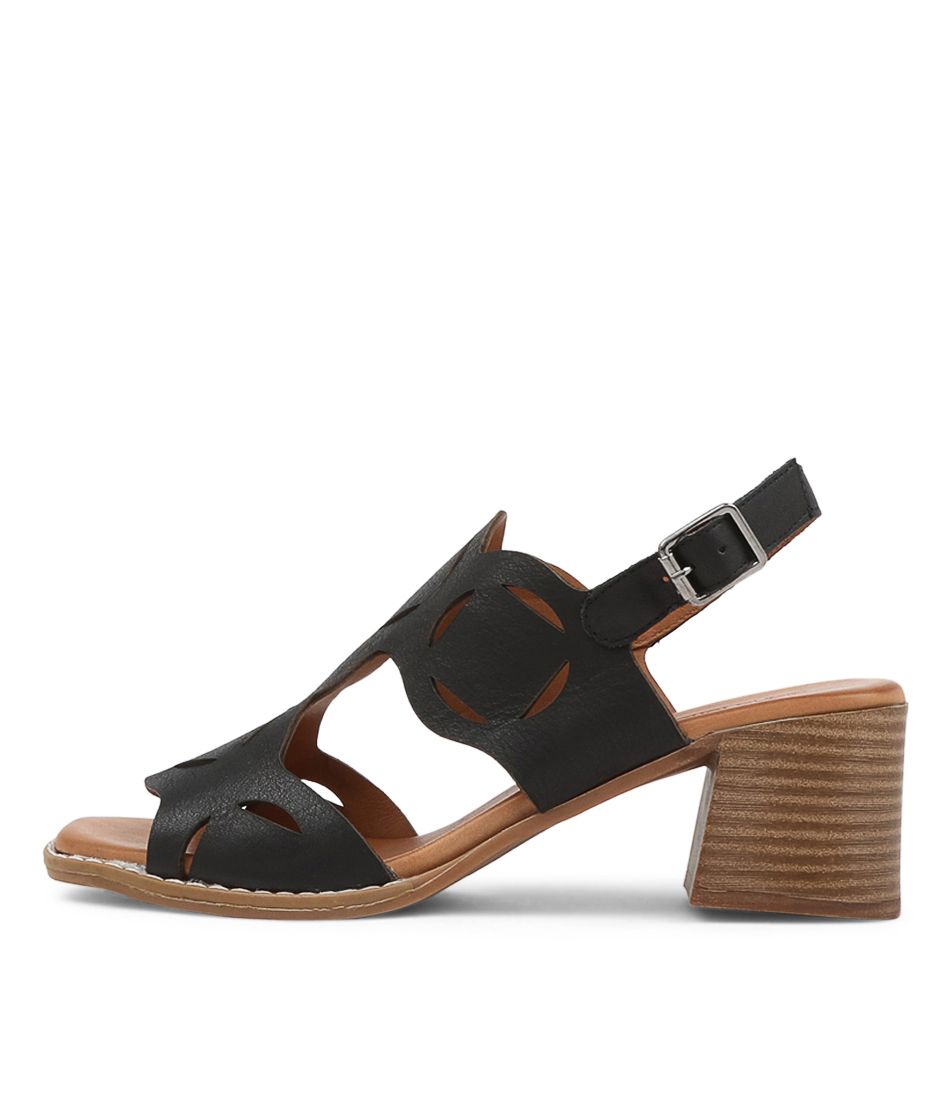 Felra Black Leather Sandals