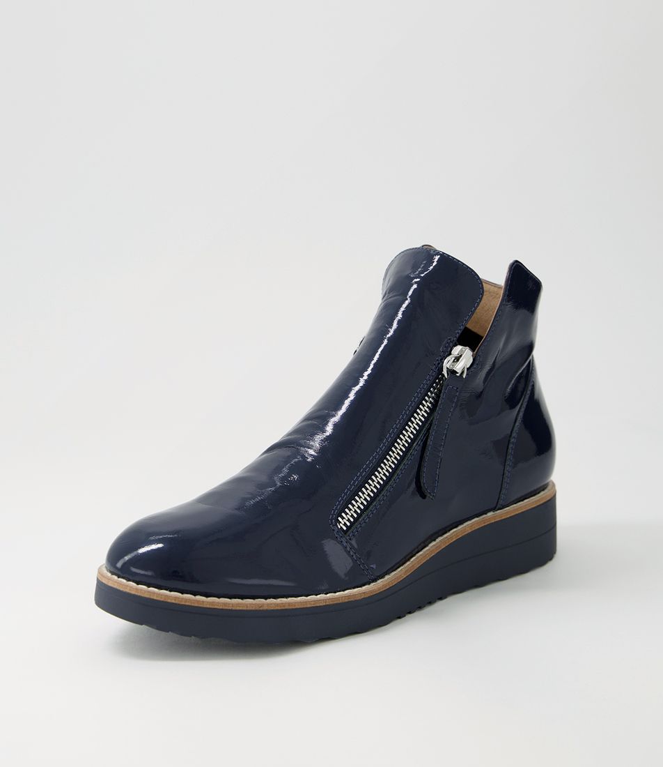Ohmy Navy Patent Leather Ankle Boots