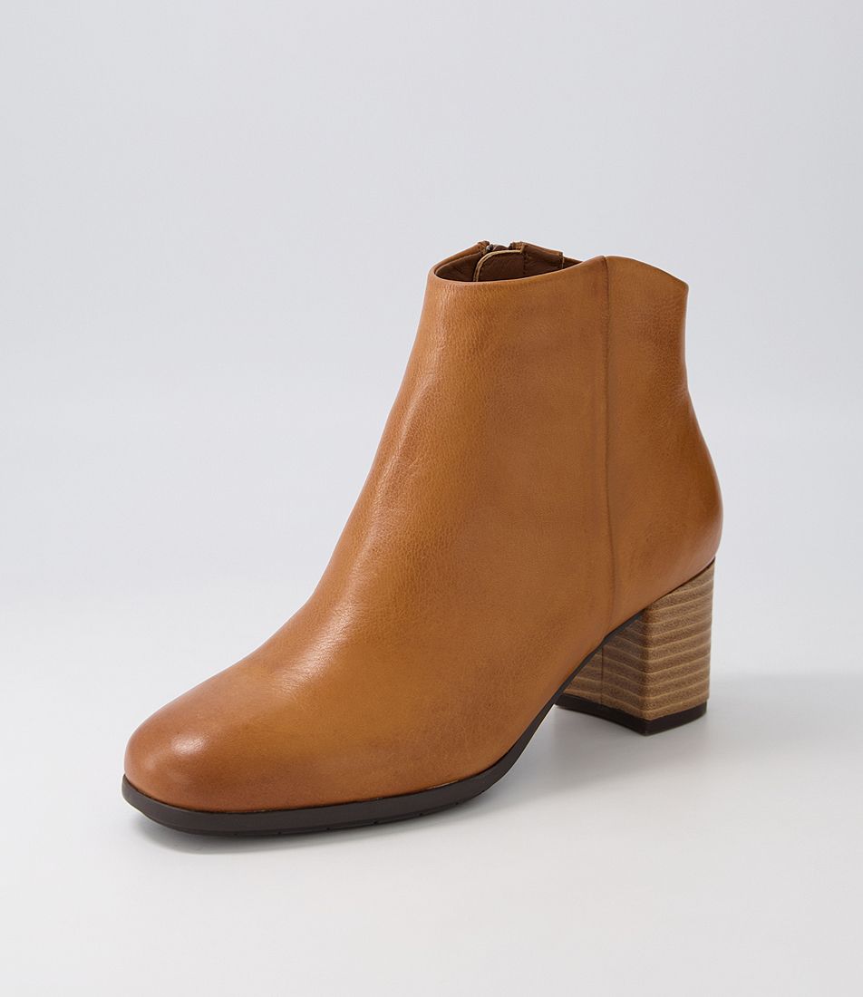 Vics New Tan Leather Ankle Boots