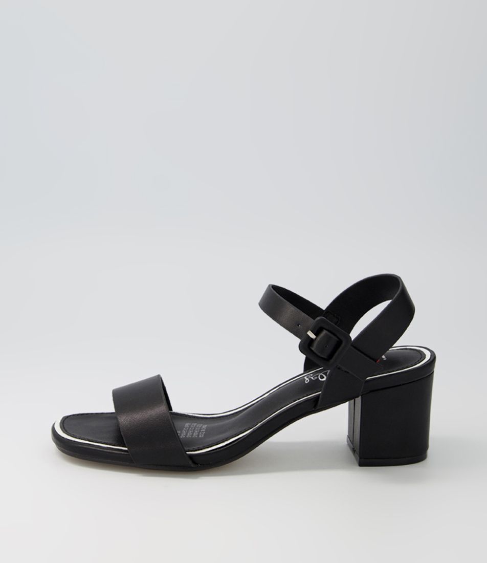 Loma Black Sandals