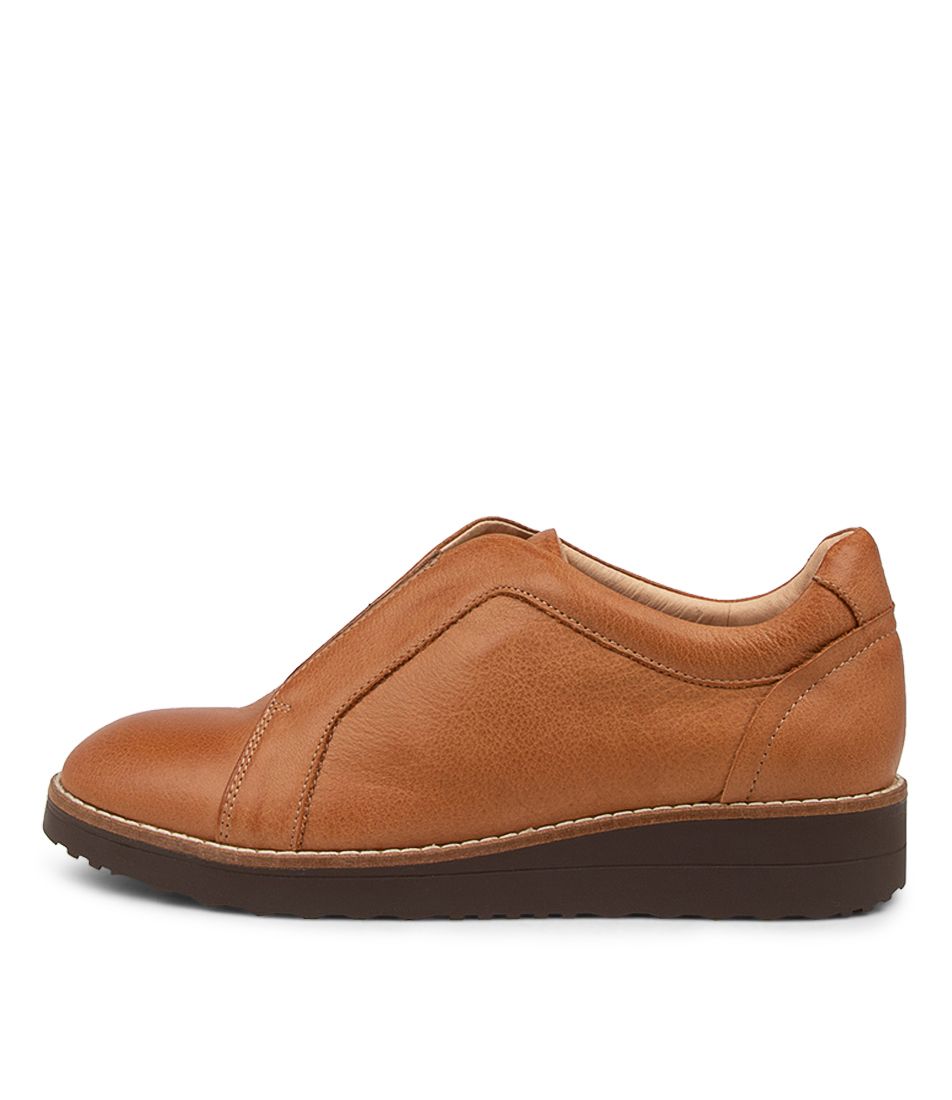 Oneida Dark Tan Leather Flat Shoes CS
