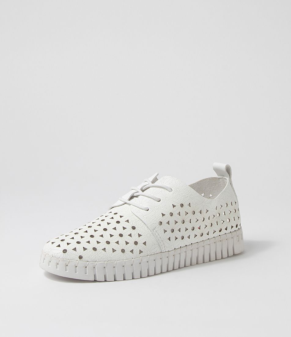 Usho White Sneakers
