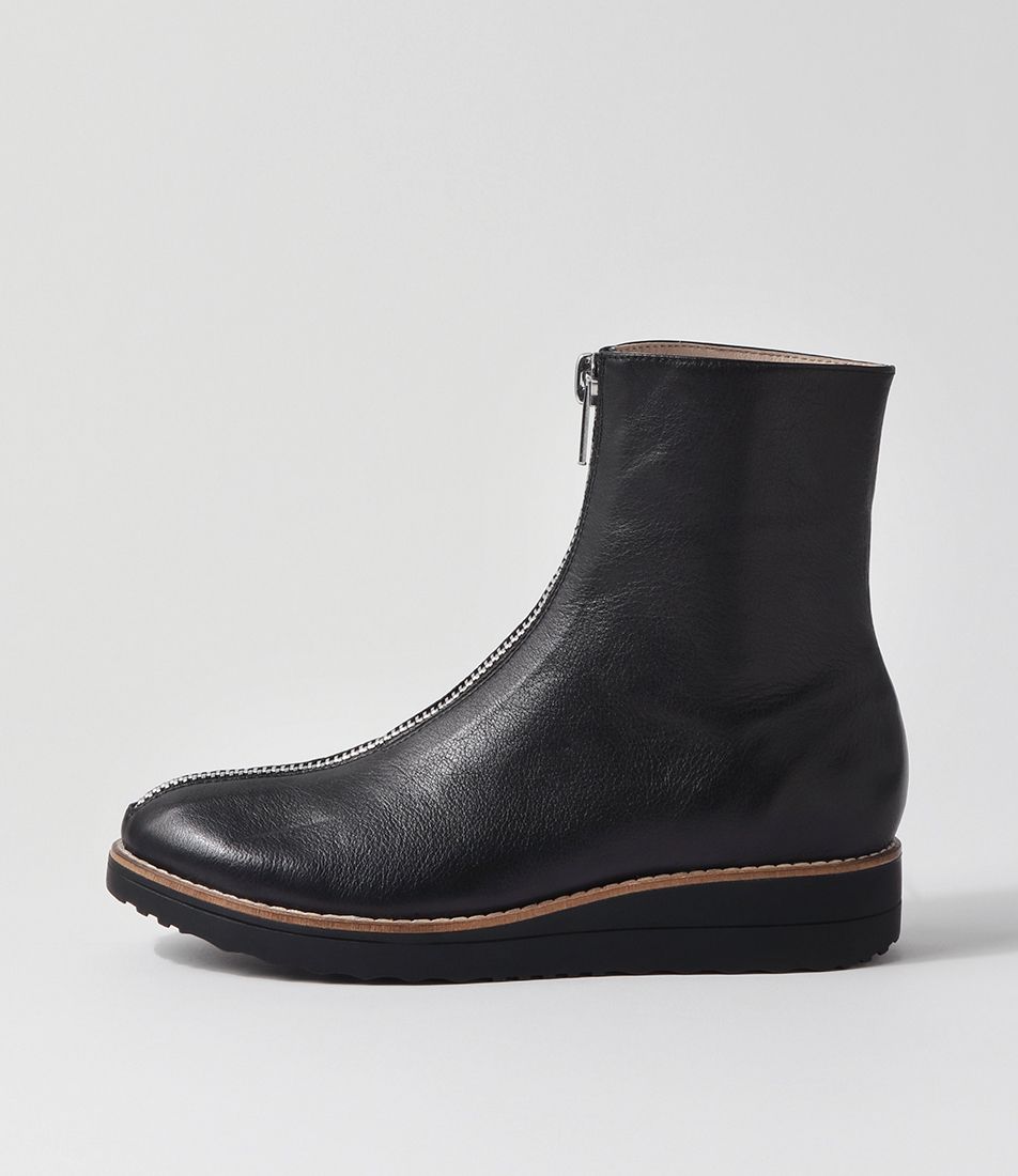 Oseda Black Leather Ankle Boots