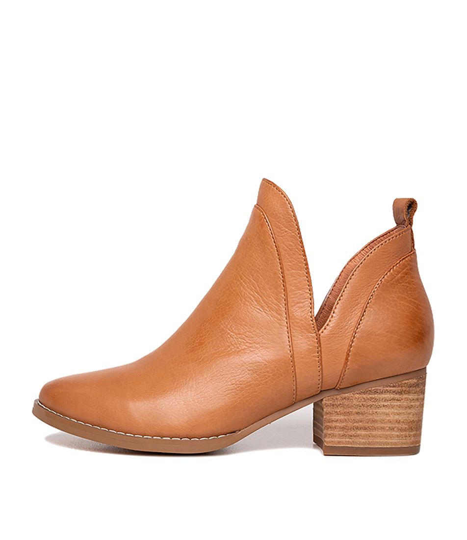 LARNI DK TAN LEATHER