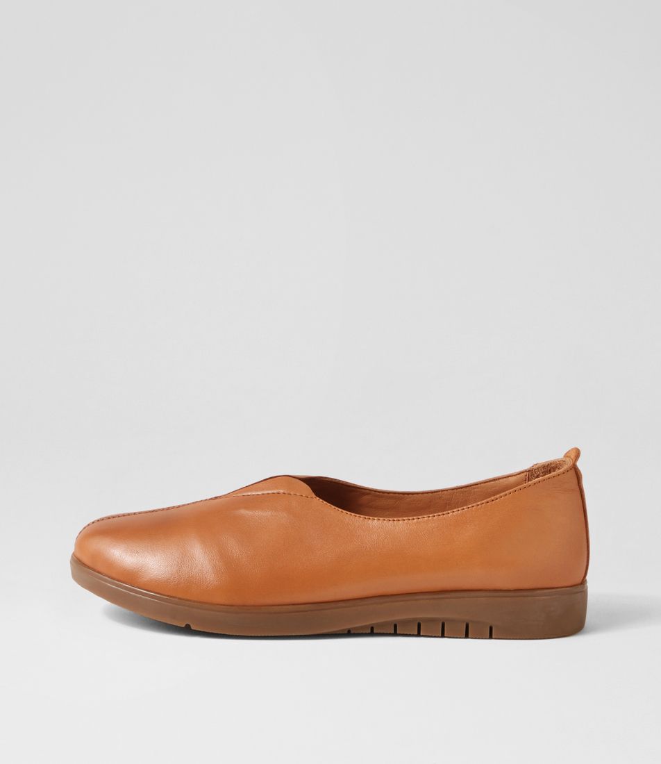 Druey Tan Leather Flat Shoes