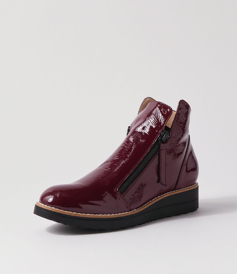 Ohmy Mulberry Black Patent Leather Ankle Boots