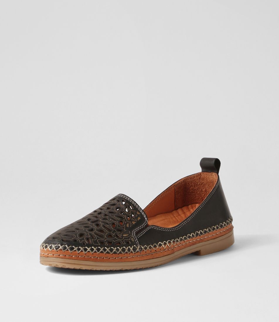 Bianca Black Leather Flat Shoes