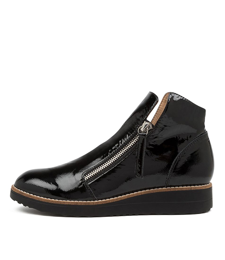 OHMY BLACK PATENT LEATHER BOOTS BLACK SOLE