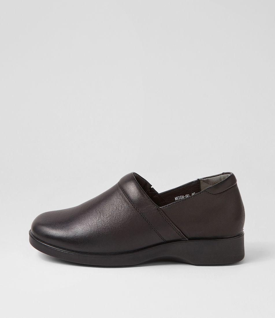 Neigh Black Leather Flat Shoes