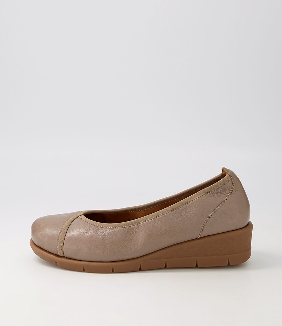 Mexxi Taupe Leather Wedges
