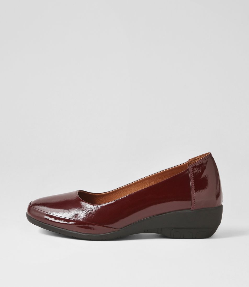 Geanize Burgundy Patent Leather Wedges