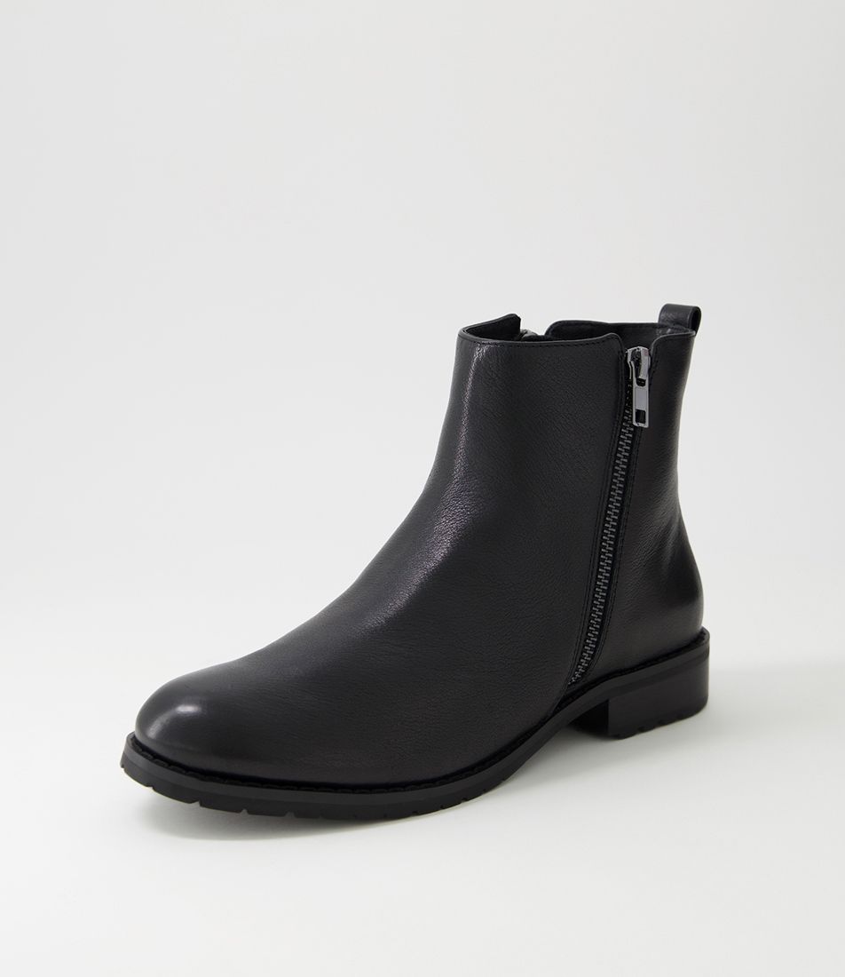 Helmis Black Leather Ankle Boots