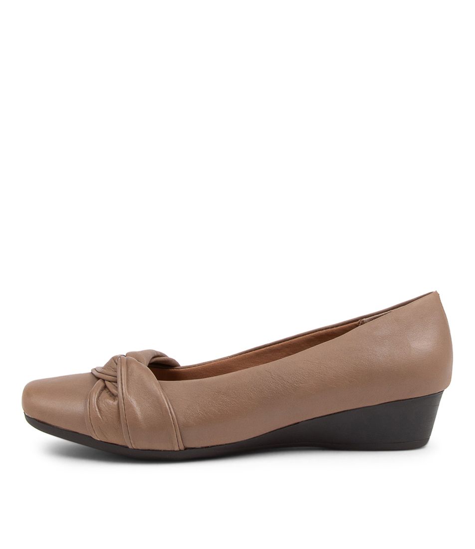 Remento Dark Taupe Leather Heels