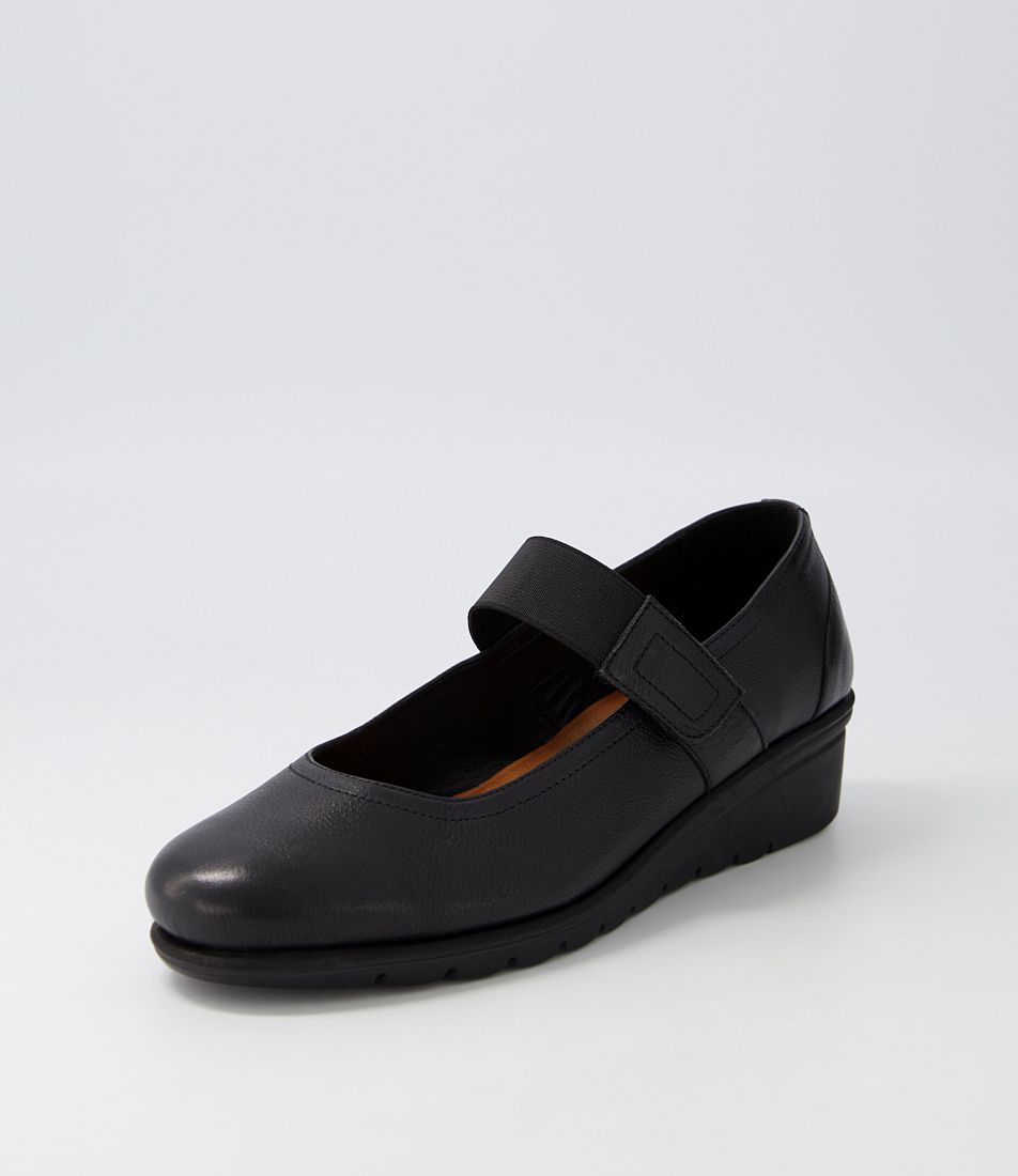 Labor Black Leather Wedges