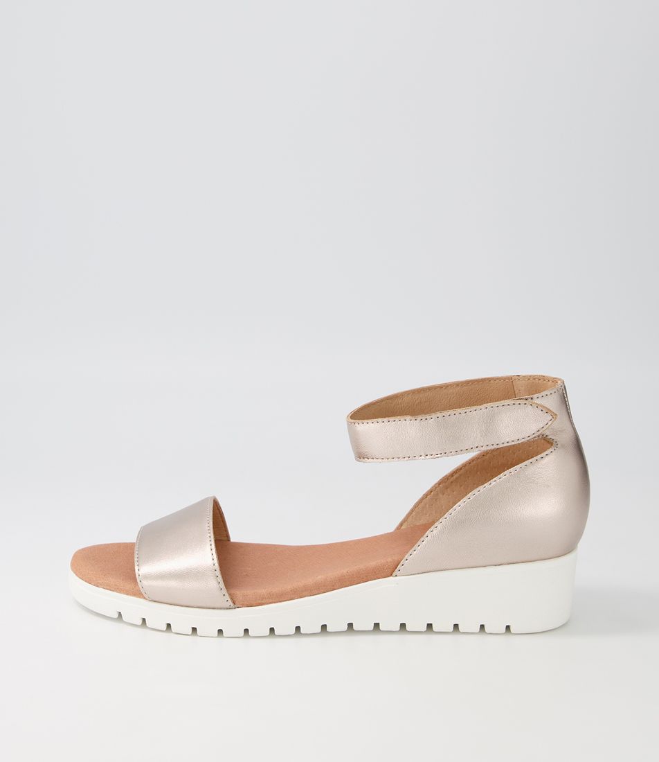 Fans Champagne White Leather Sandals