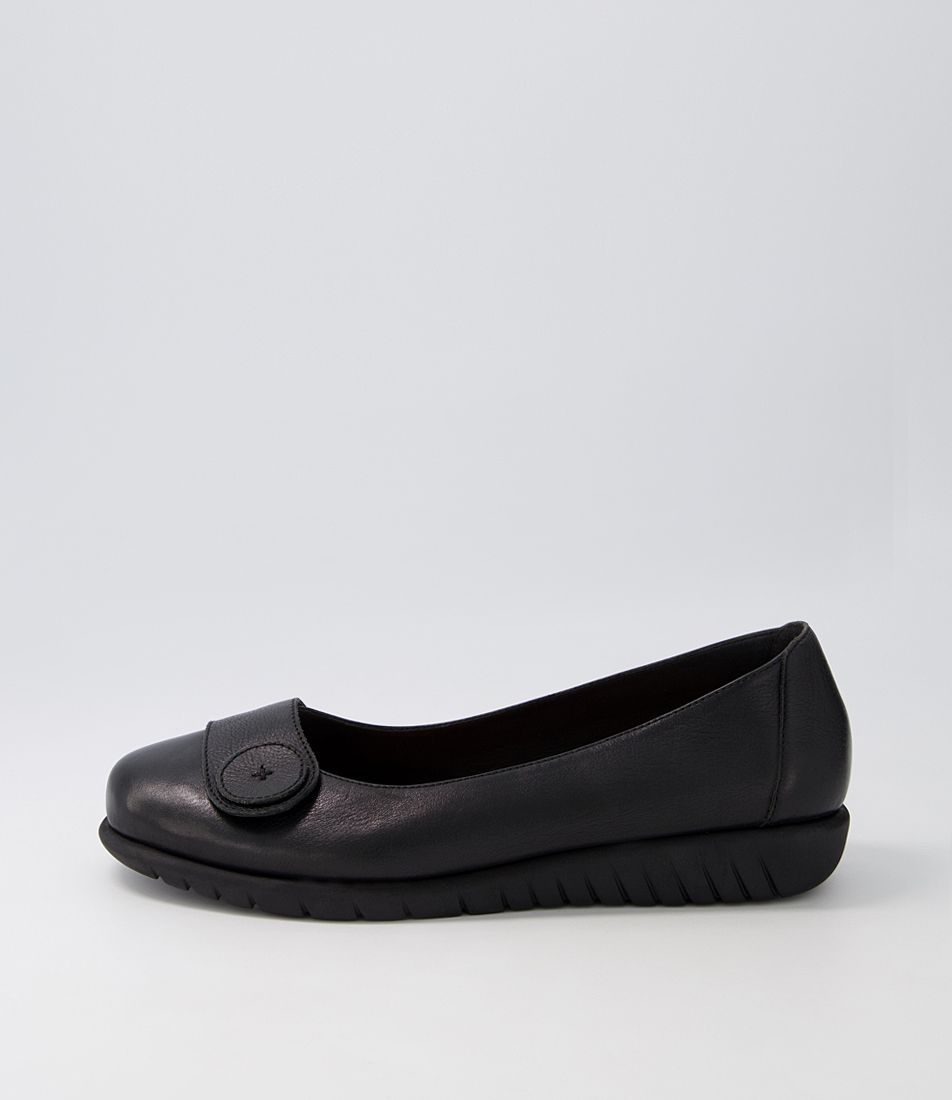 Nanien Black Leather Ballet Flats