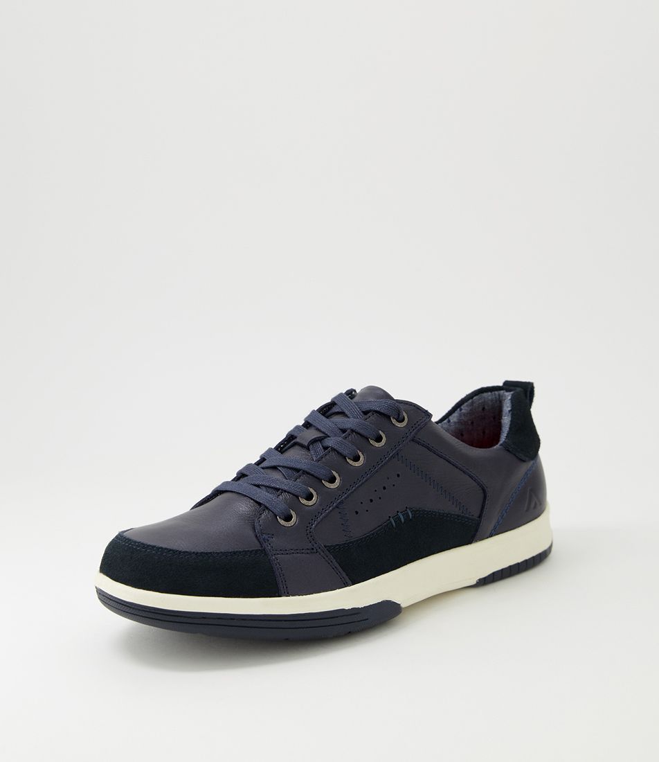 Vic Navy Pull Up Leather Sneakers