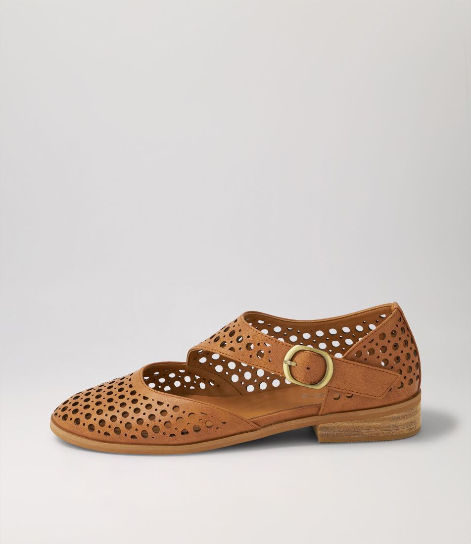 Qixen Tan Flat Shoes