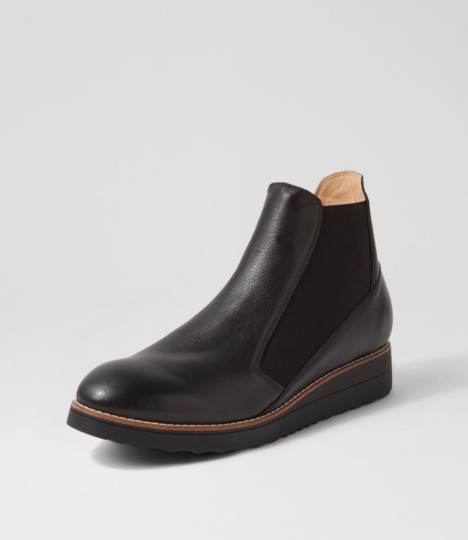 Osiel Large Black Leather Ankle Boots