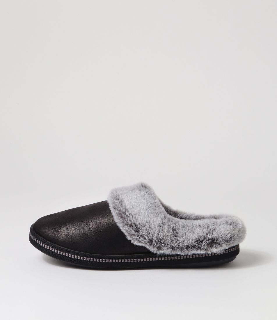 Cozy Campfire Black Textile Slippers