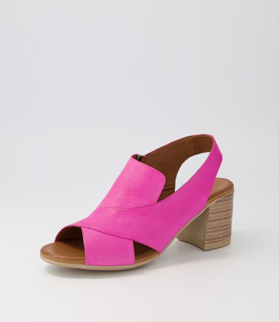 Wondir Fuchsia Leather Sandals