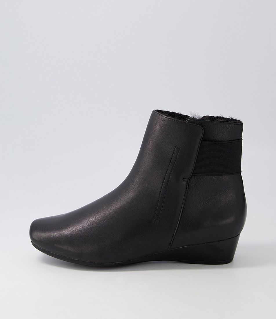 Risks Black Leather Ankle Boots