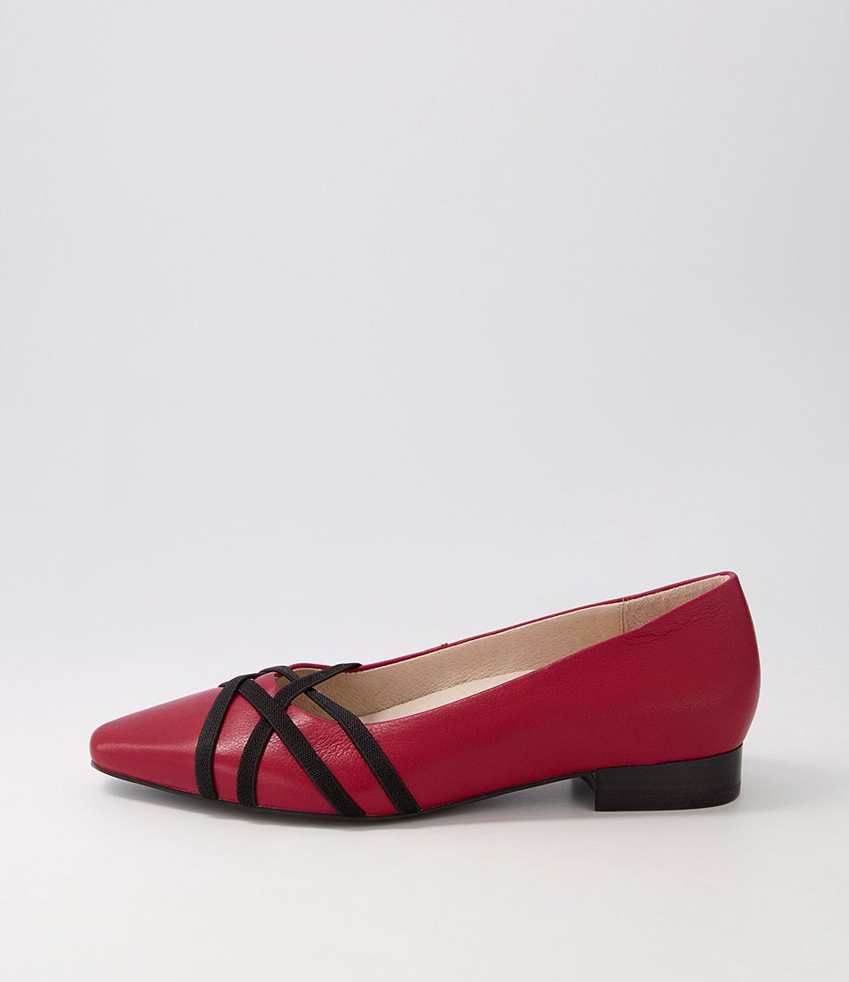 Comio Pinot Black Leather Elastic Flat Shoes