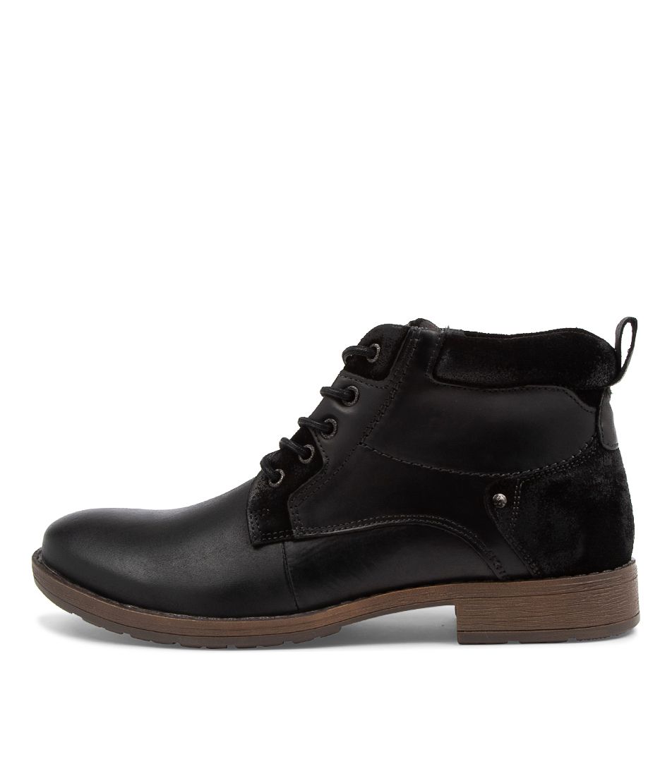 CLAD BLACK Leather Ankle Boots