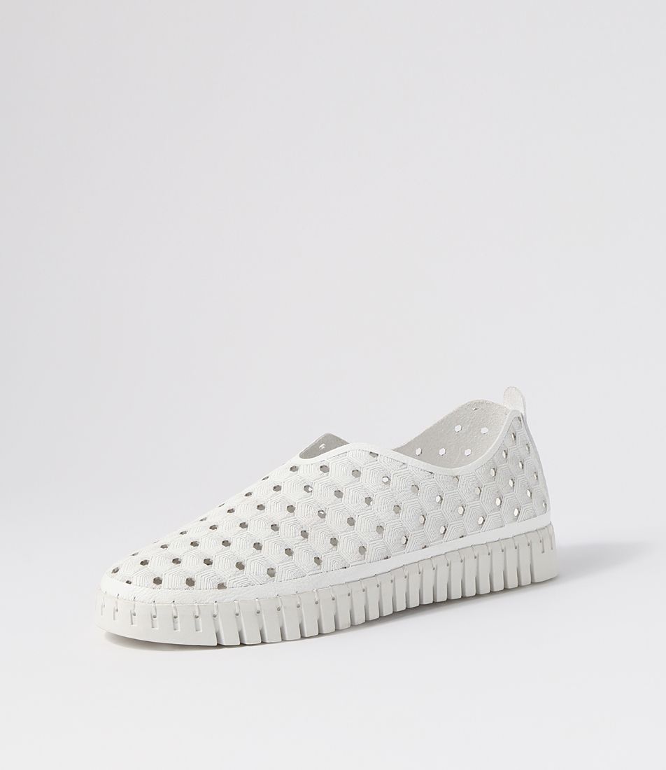 Ushka White Sneakers