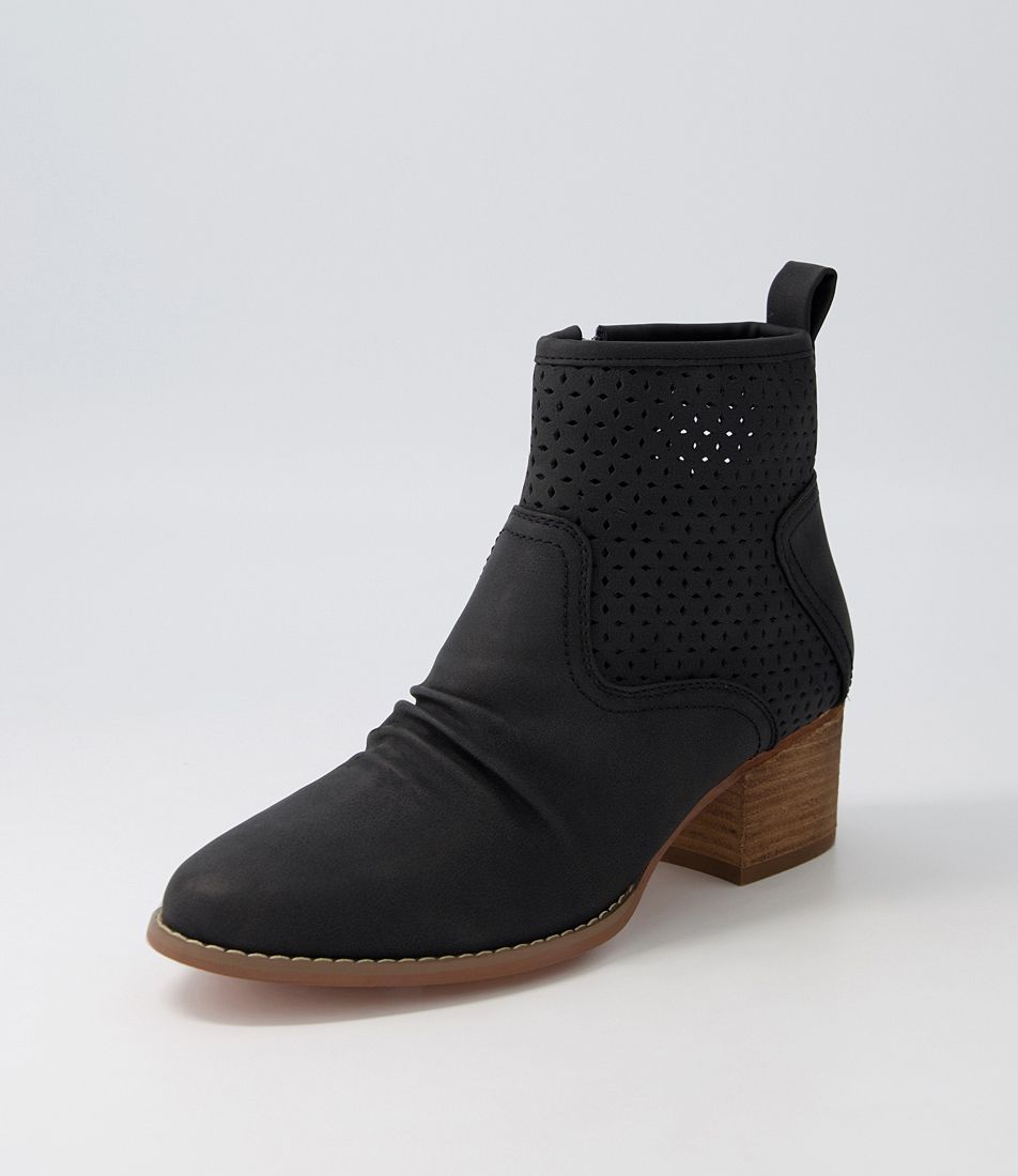 Lahara Black Ankle Boots