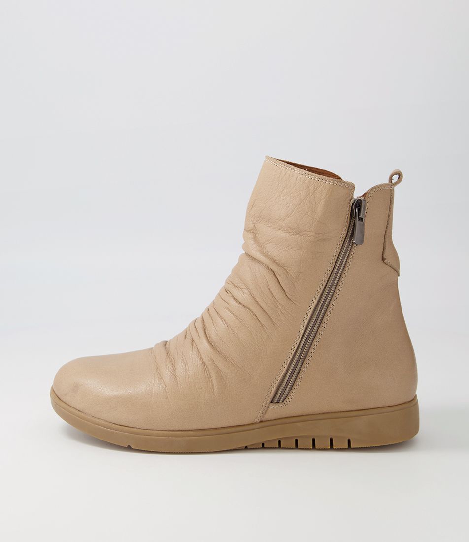 Dresty Camel Leather Ankle Boots