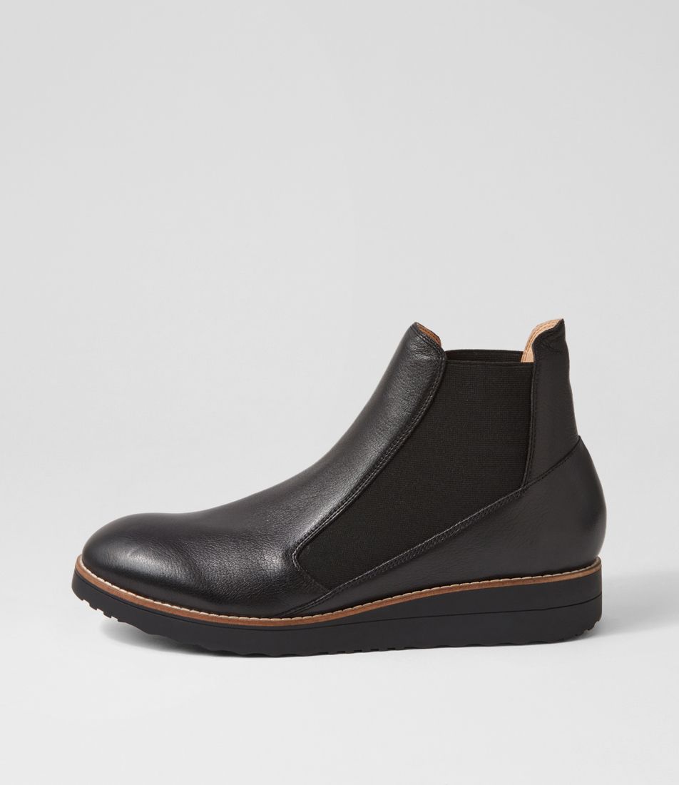 Osiel Large Black Leather Ankle Boots